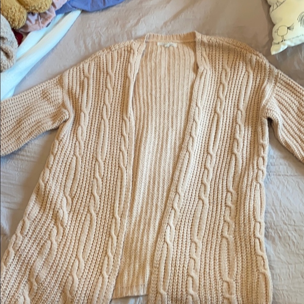 Baby pink long cardigan.